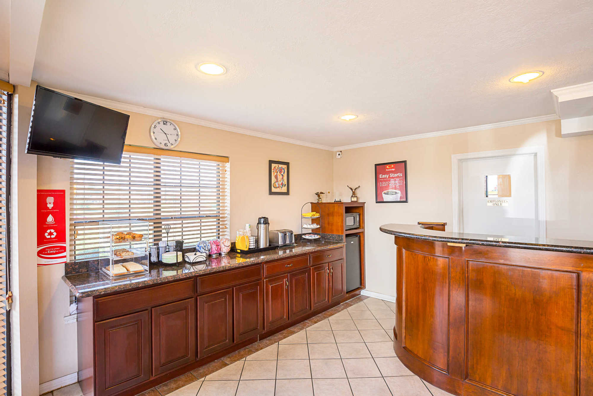 Econo Lodge Huntsville- University Area Interior photo