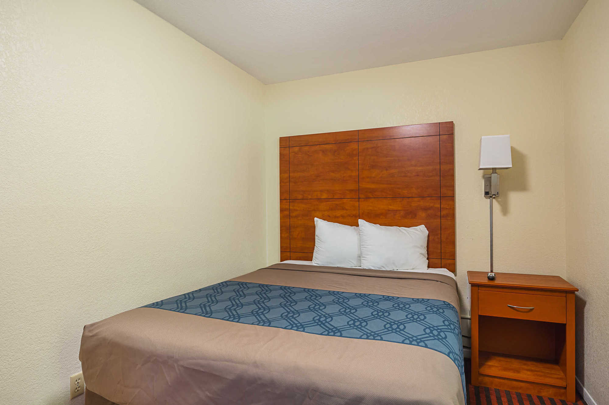 Econo Lodge Huntsville- University Area Room photo