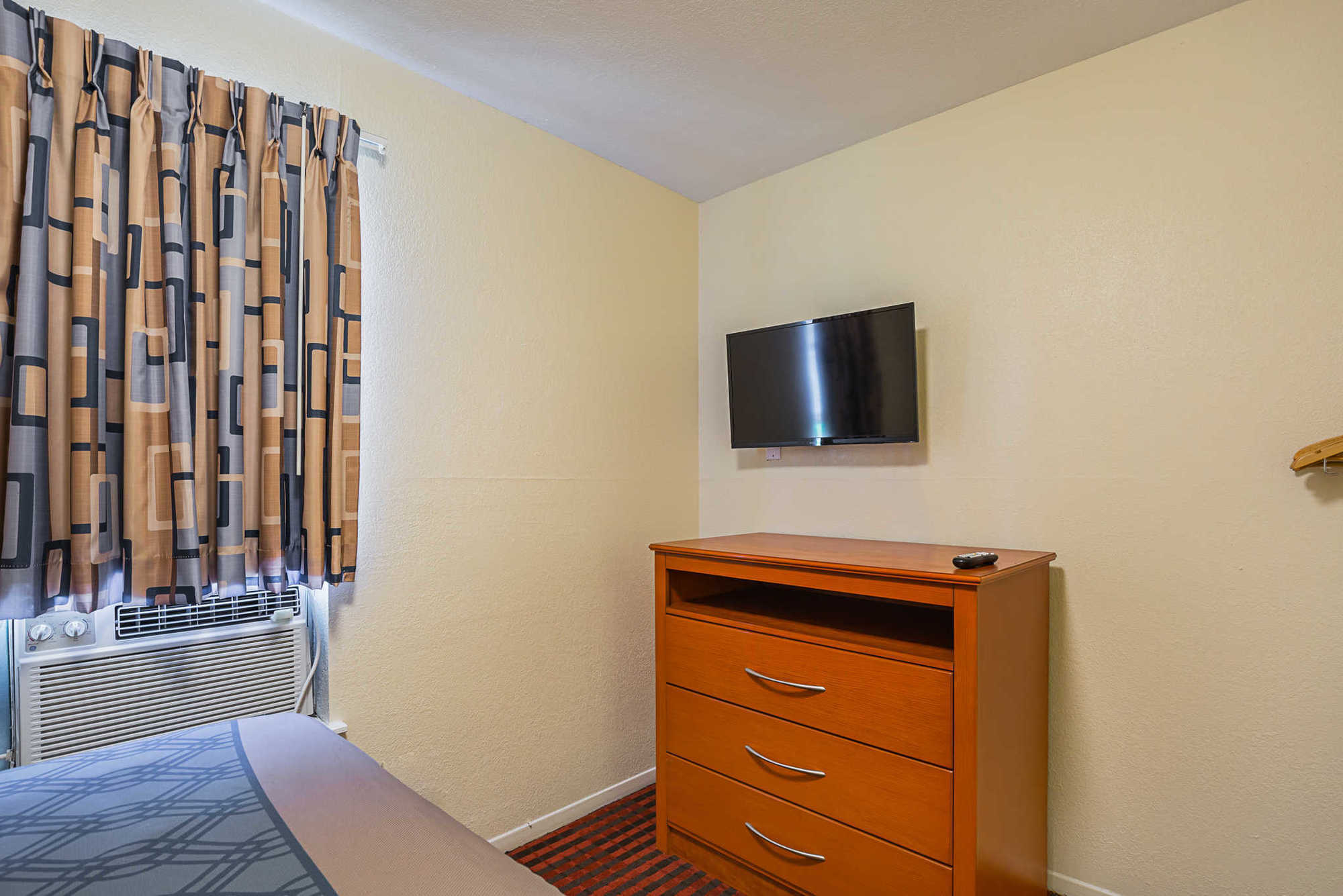 Econo Lodge Huntsville- University Area Room photo